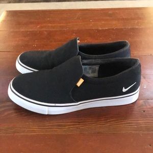Nike slip on